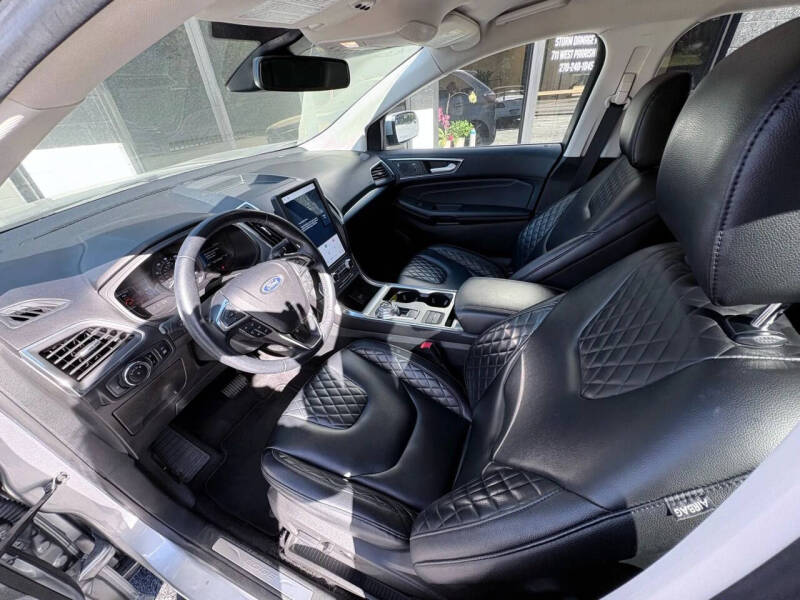 2023 Ford Edge Titanium