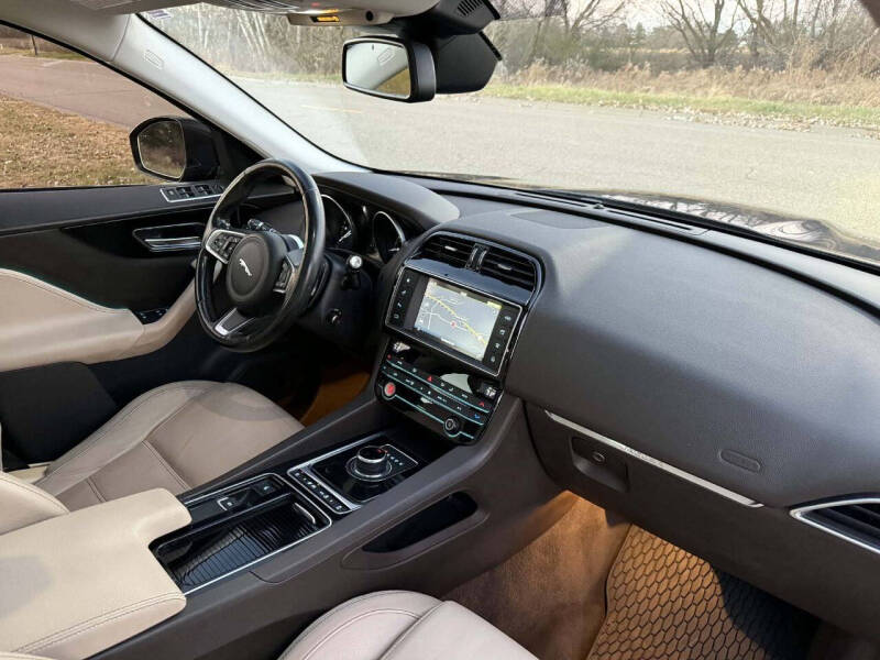 2018 Jaguar F-PACE 25t Prestige