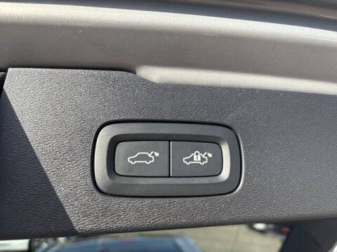 2025 Volvo V60 Cross Country B5 Plus