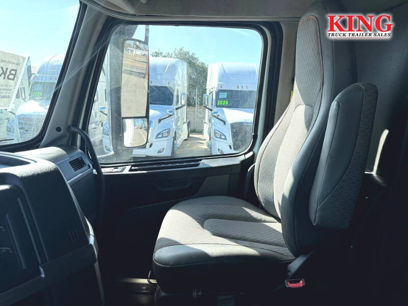 2023 Volvo VNL