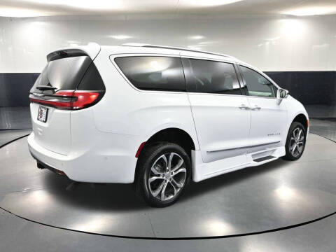 2022 Chrysler Pacifica Pinnacle