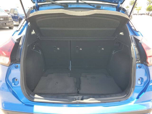 2022 Nissan Kicks SR