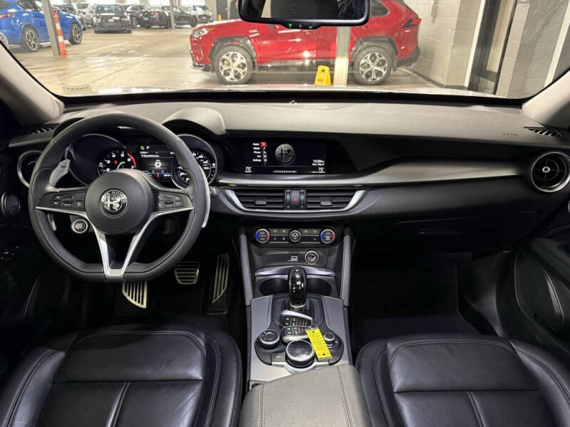 2018 Alfa Romeo Stelvio Sport