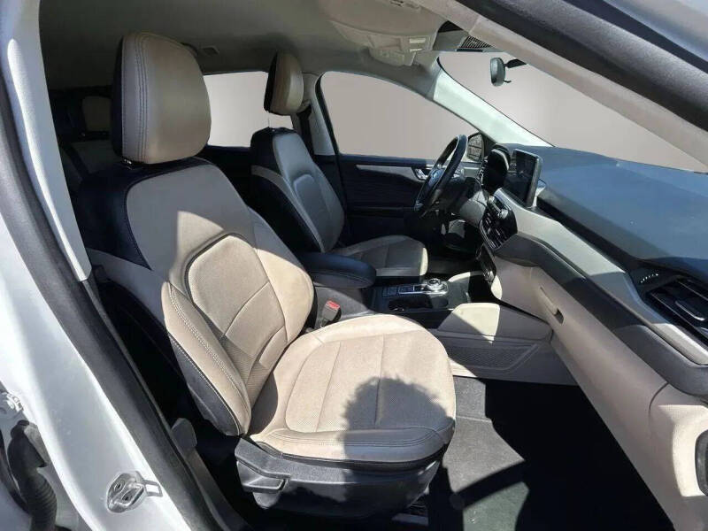 2021 Ford Escape SEL