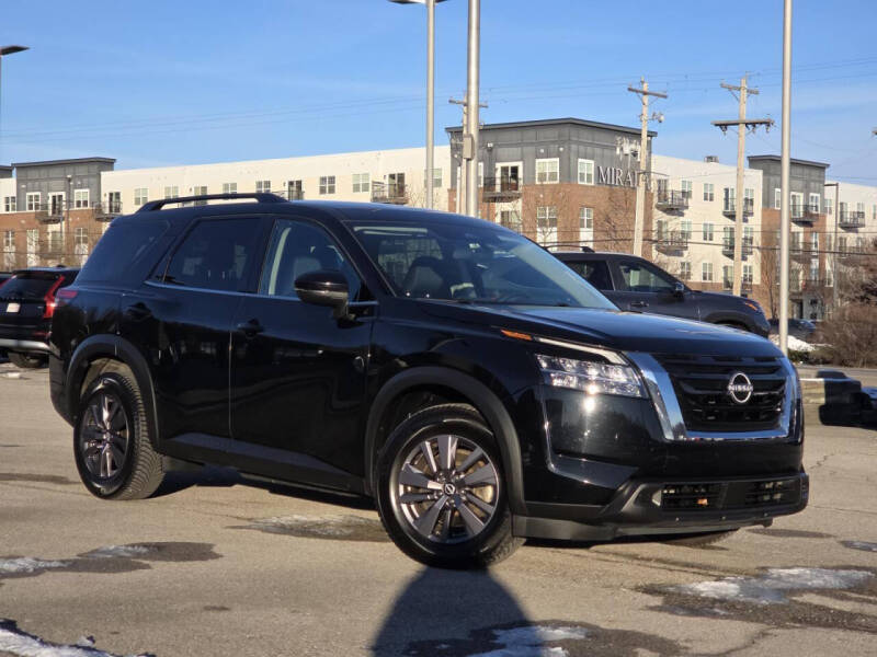 2022 Nissan Pathfinder SV