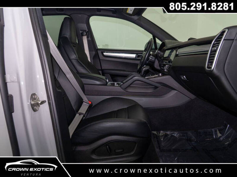 2023 Porsche Cayenne Platinum Edition