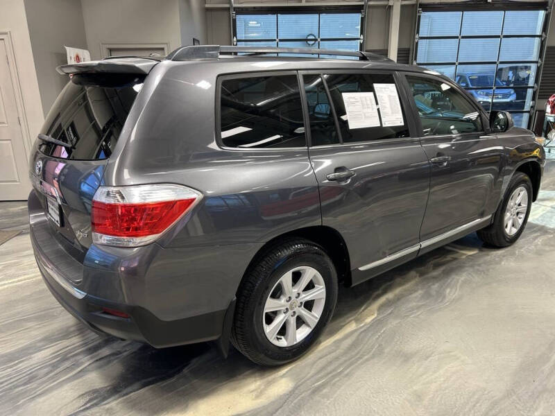 2011 Toyota Highlander SE