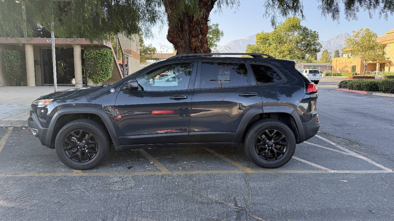 Black 2016 Jeep Cherokee Trailhawk 4x4 Trailhawk 4dr SUV 1