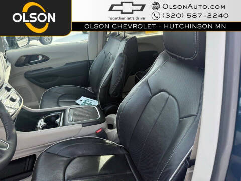 2023 Chrysler Pacifica Plug-In Hybrid Limited