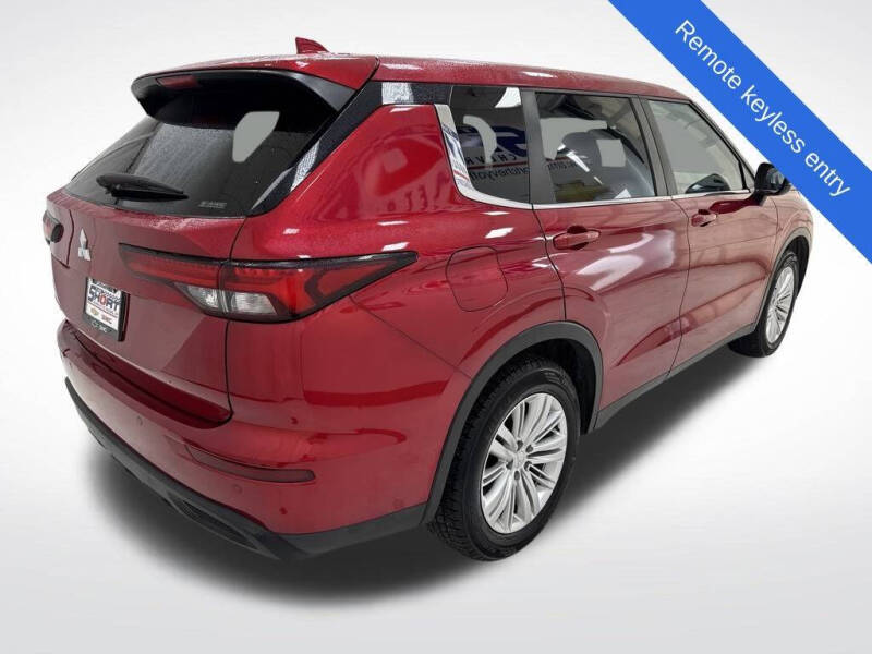 2022 Mitsubishi Outlander ES