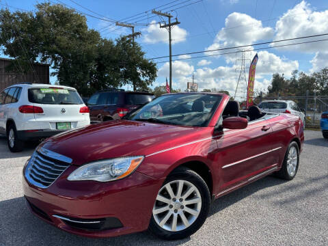 2013 Chrysler 200 for sale at Das Autohaus Quality Used Cars in Clearwater FL