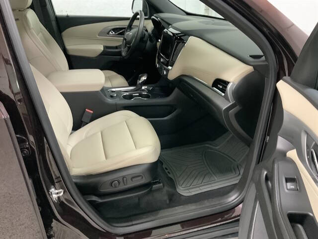 2022 Chevrolet Traverse LT Leather