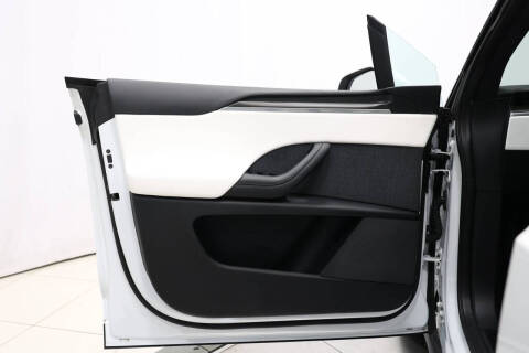 2022 Tesla Model X Plaid