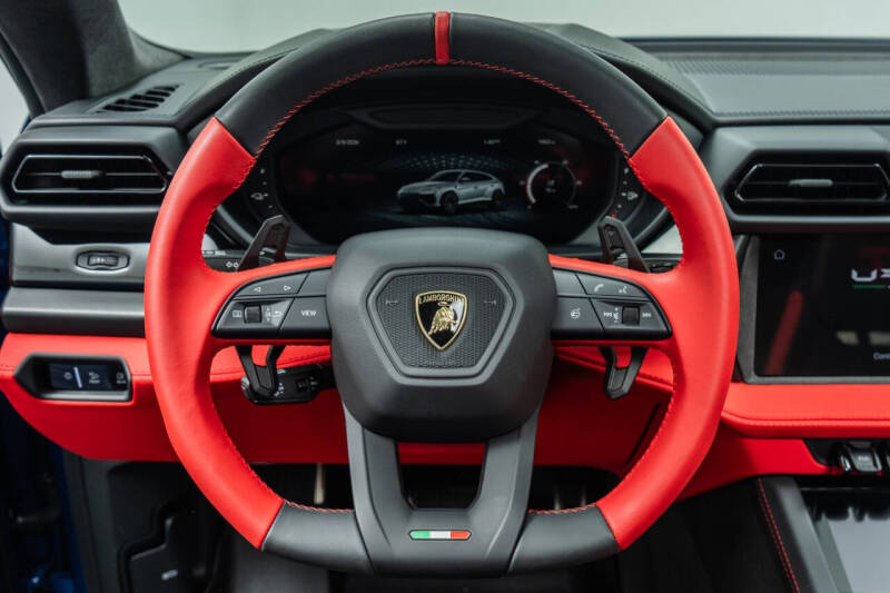 2025 Lamborghini Urus SE