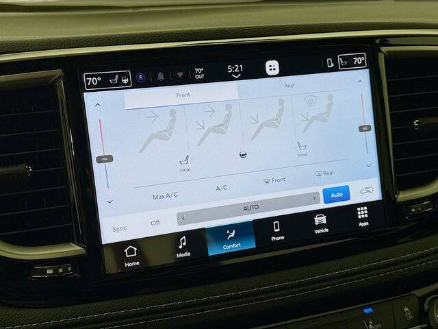 2027 Chrysler Pacifica Select