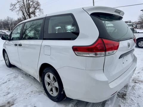 2013 Toyota Sienna L 7-Passenger