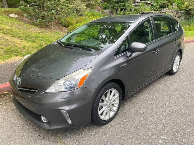 2012 Toyota Prius v Five