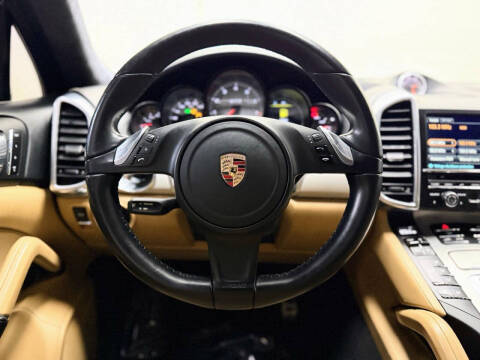 2014 Porsche Cayenne GTS