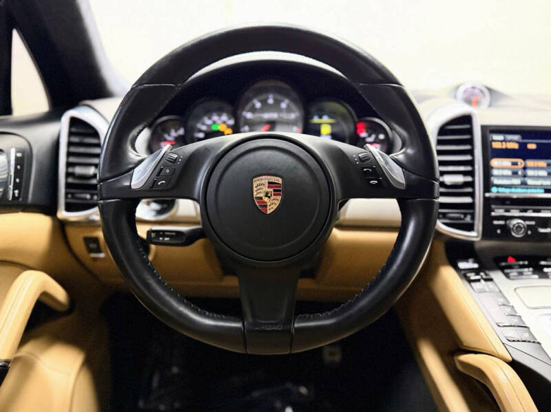 2014 Porsche Cayenne GTS