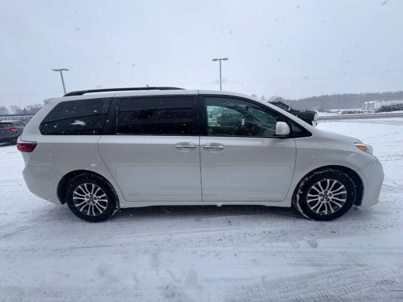 2019 Toyota Sienna XLE Premium 8-Passenger