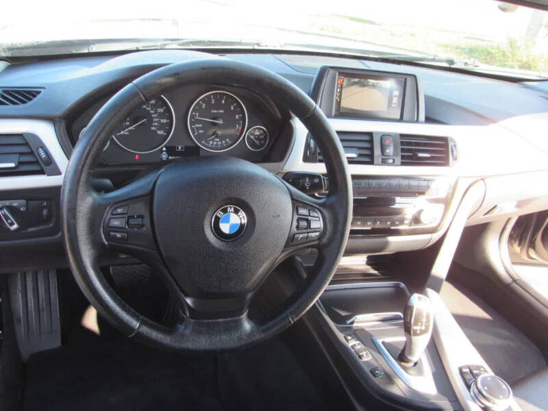 2017 BMW 3 Series 320i xDrive