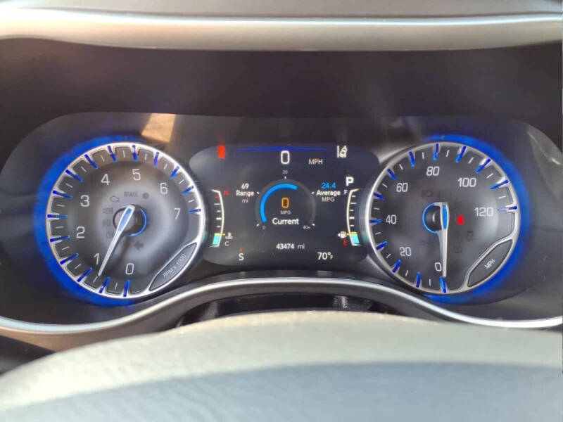2024 Chrysler Pacifica Touring L