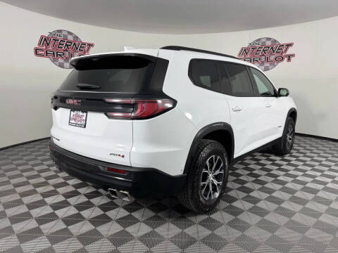 2024 GMC Acadia AT4
