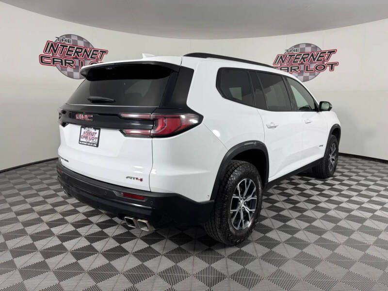 2024 GMC Acadia AT4