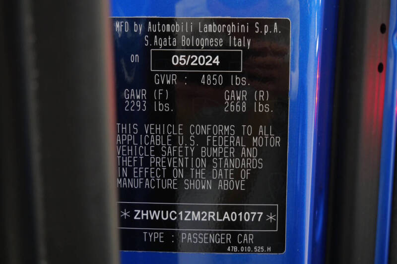 2024 Lamborghini Revuelto