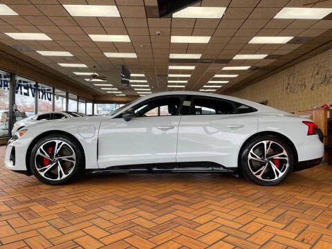 2023 Audi e-tron GT quattro Premium Plus