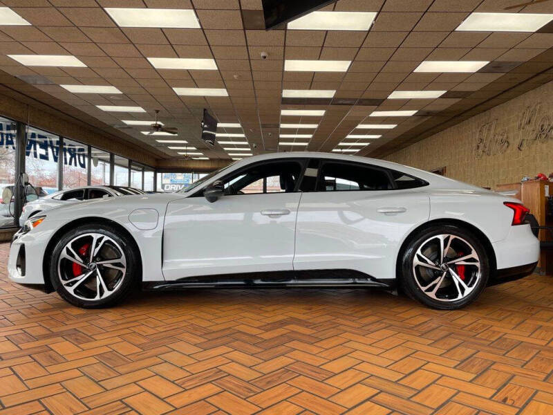 2023 Audi e-tron GT quattro Premium Plus