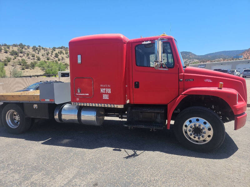2003 Freightliner FL70