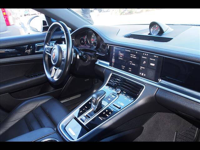 2018 Porsche Panamera 4