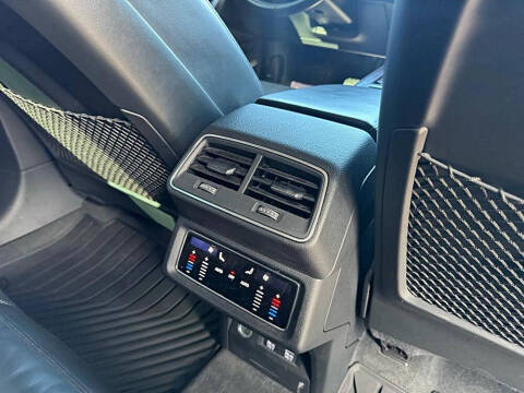 2019 Audi e-tron quattro Prestige