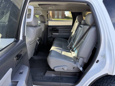 2012 Toyota Sequoia SR5