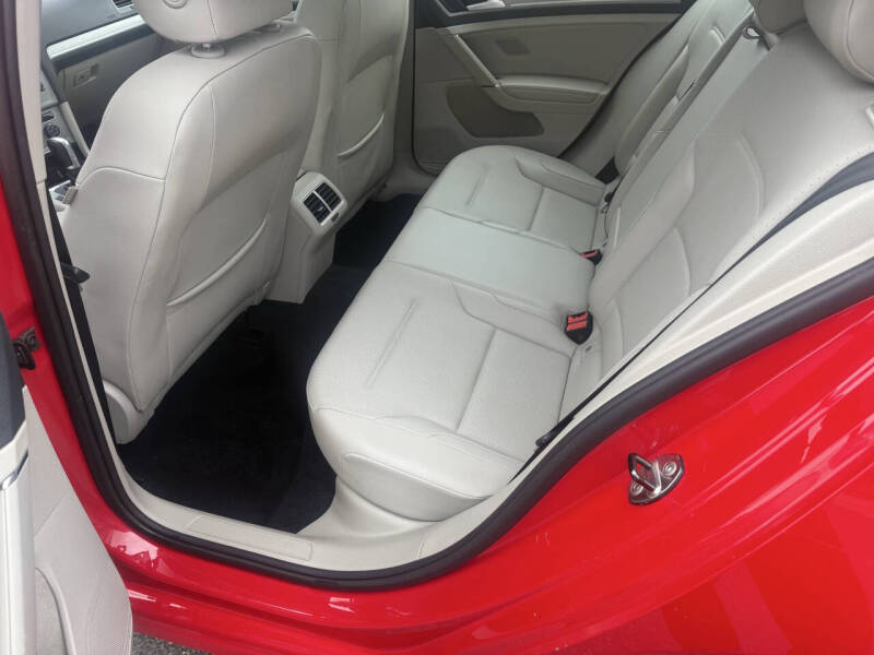 2015 Volkswagen Golf TSI SE