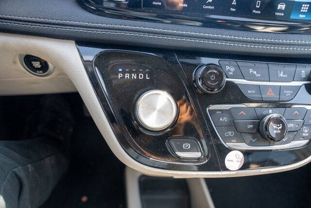 2022 Chrysler Pacifica Hybrid Touring L