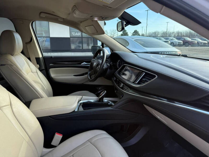 2021 Buick Enclave Essence