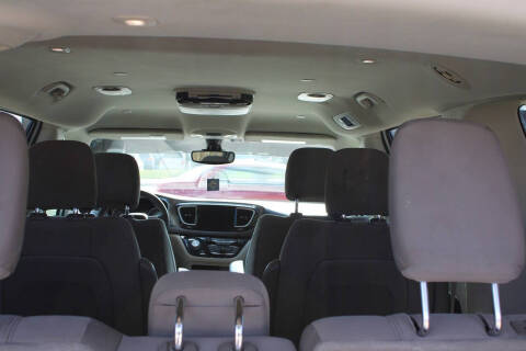 2017 Chrysler Pacifica Touring-L