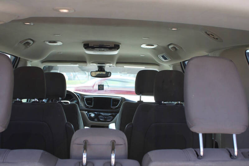 2017 Chrysler Pacifica Touring-L