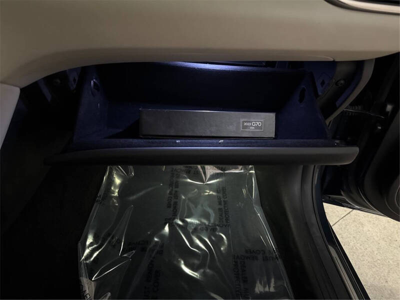 2023 Genesis G70