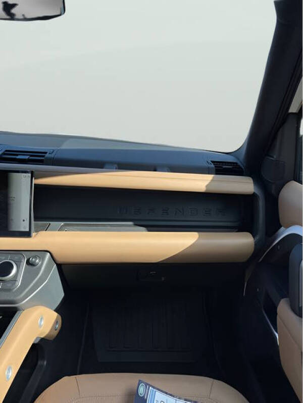 2025 Land Rover Defender 90 P300 S