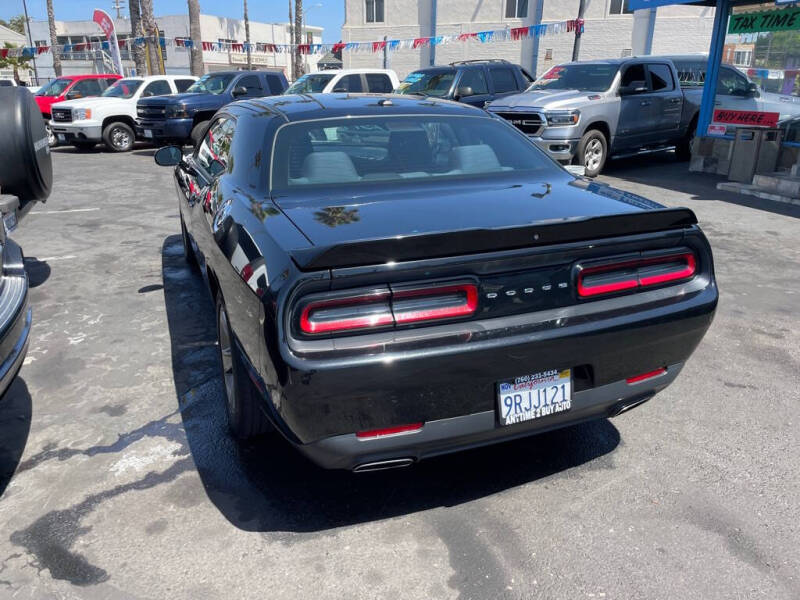 2019 Dodge Challenger SXT