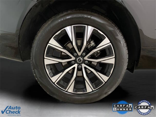 2025 Volvo XC60 B5 Plus Dark Theme