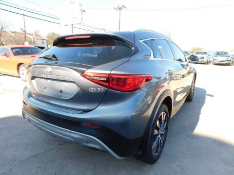 2017 Infiniti QX30