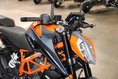 2023 KTM DUKE 390