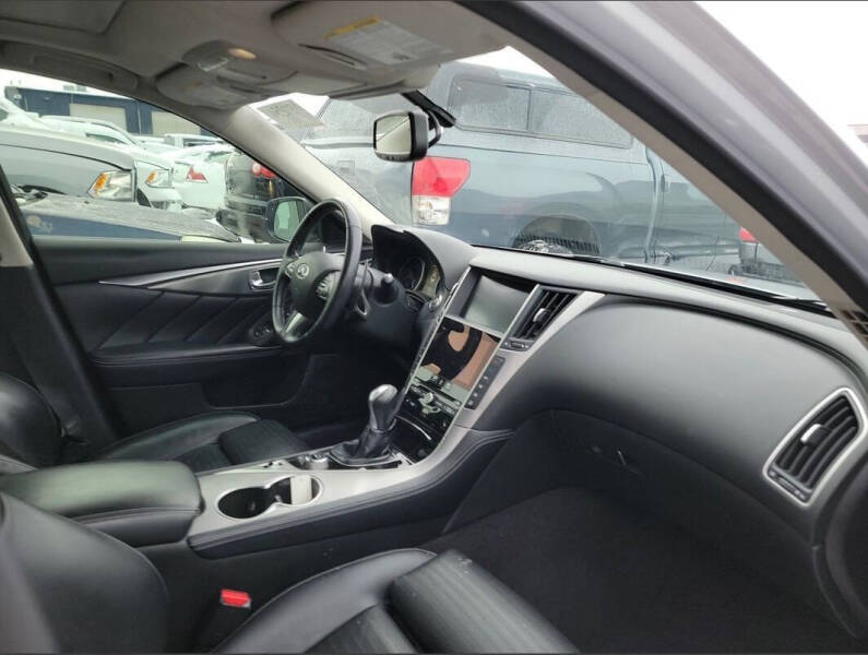 2016 Infiniti Q50 Red Sport 400