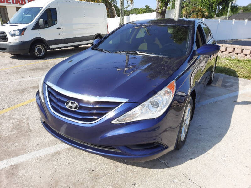 2011 Hyundai Sonata for sale at Autos by Tom in Largo FL