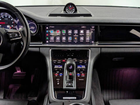 2022 Porsche Panamera 4