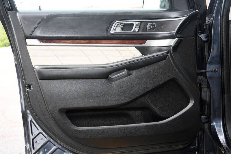 2017 Ford Explorer Platinum